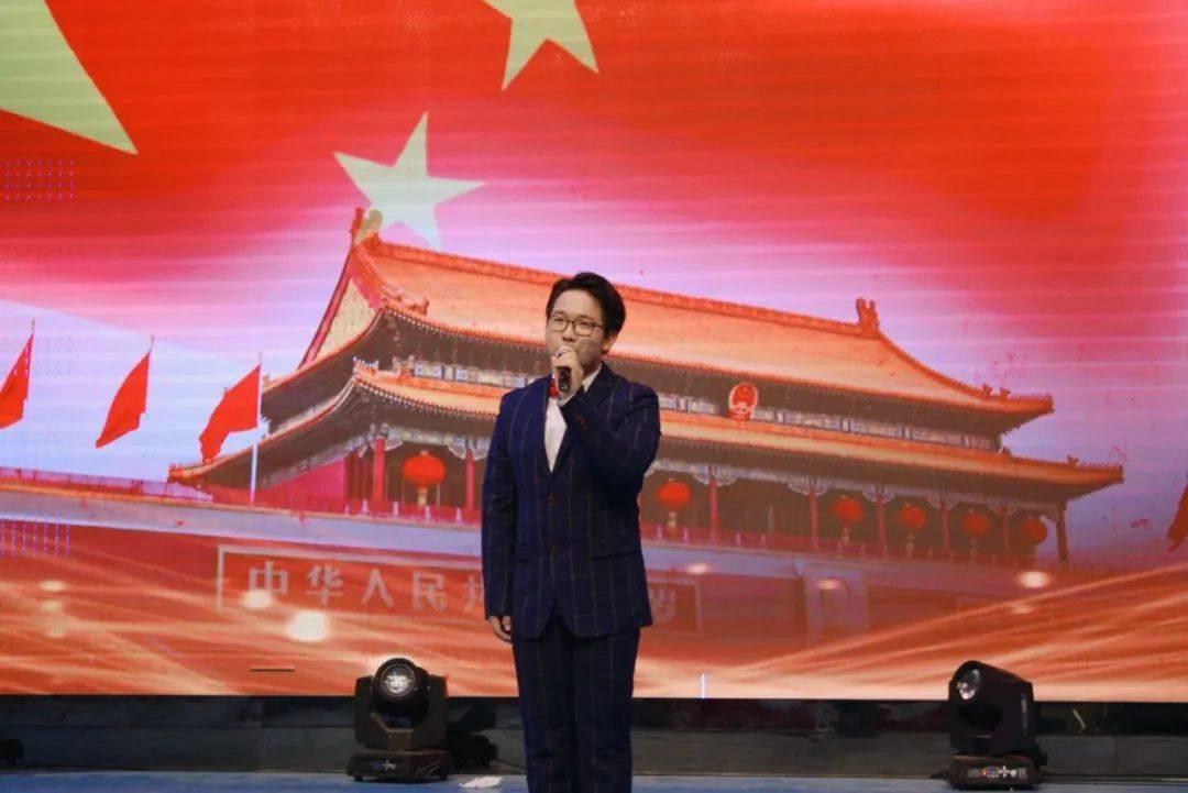 一生斩杀6位天子，从农民逆袭成为了皇帝，却坑了自己的子孙后代